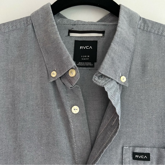 Men’s Button Down - Picture 2 of 3